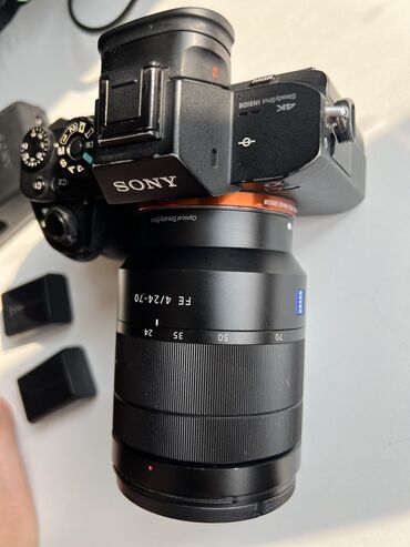 фотоаппарат с распечаткой: SONY S2 с объективом FE 4 24-70, плюс две батарейки Плюс сумка