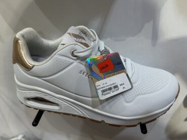 Toy paltarları və aksesuarları: Skechers qadın sneakersi – Air-Cooled Memory Foam içlikli model •