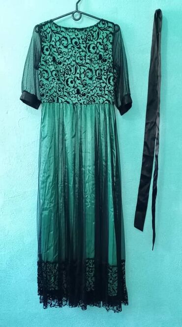 вечернее платье зеленого цвета: Вечернее платье, Длинная модель, С рукавами