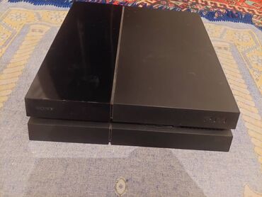 PS4 (Sony PlayStation 4): Playstation 4
