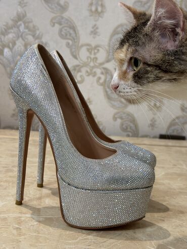 Tuflilər: Tuflilər, Ölçü: 37, rəng - Gümüşü, Yeni — 3