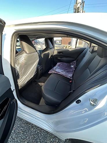 sequoia 2010: Toyota Corolla: 2026 г., 1.8 л, Гибрид, Седан — 7