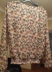 Dəstlər, kostyumlar: Qadın bluzası – çiçək naxışlı - Model: uzunqol, yüngül və