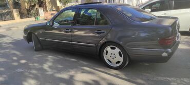 böyülər üçün maşın: Mercedes-Benz E 320: 3.2 l | 1998 il Sedan