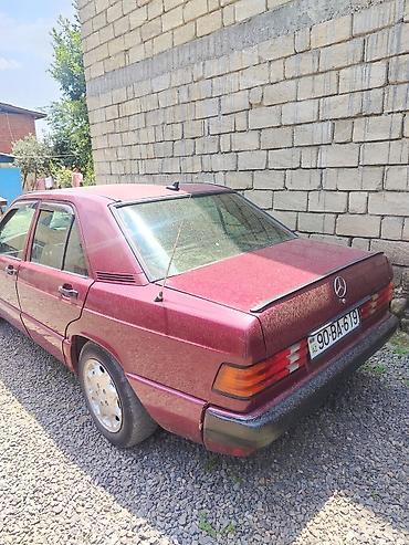 mercedes sekilleri: Mercedes-Benz 190: 0.2 l | 1991 il Sedan — 2