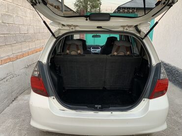 Honda: Honda Fit: 2005 г., 1.3 л, Вариатор, Бензин, Хэтчбэк — 7