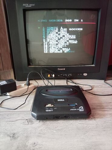 Digər oyun və konsollar: Yapon istehsalı Sega Mega Drive 2 oyun konsolu. Çin istehsalı olan — 11
