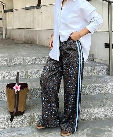 tigraste baletanke: 🔥Ženske široke pantalone sa animal printom i bočnim prugama
✅2400 din — 3