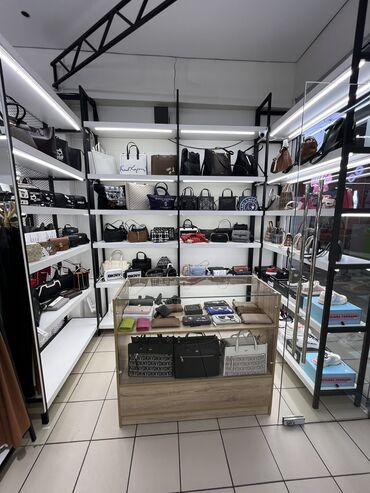 Стойки ресепшн: Столы ресепшен Администраторский стол Кассовый стол Занимаемся — 25