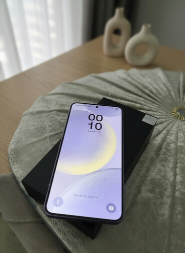 Samsung: Samsung Galaxy S24, 256 GB, rəng - Bənövşəyi, Simsiz şarj — 3