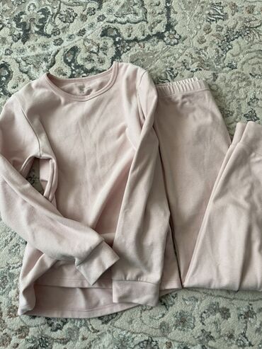 Верхняя одежда: Все эти вещи на 7-8-9 лет Подходить Отдам за 1000 тыс еще добавлю at lalafo.kg — 11 Верхняя одежда: Все эти вещи на 7-8-9 лет Подходить Отдам за 1000 тыс еще добавлю — 11