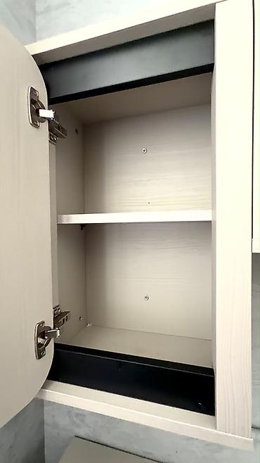 stol ev ucun: Minimalist iş masası və üst divar rəfi dəsti - Rəng: açıq bej (ağac — 5