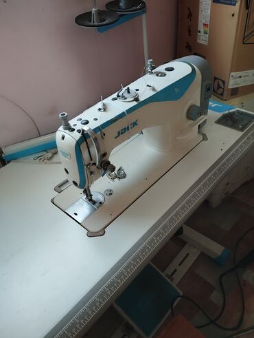 швейная машинка: Швейная машина Jack, Вышивальная, Полуавтомат