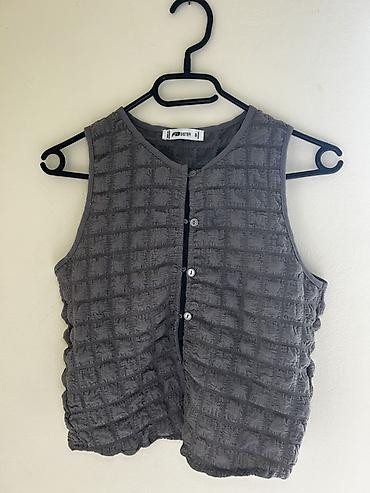 boho torbice: Siva ženska prsluk/bolero bez rukava brenda Faster, veličina S. Model — 1