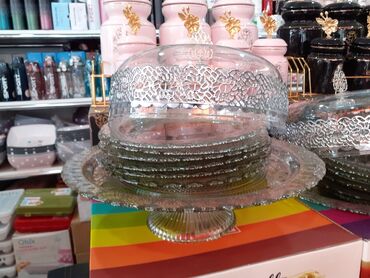 Ayagli tort gabi 6 eded bosgablari ile, susedir. Basga rengide var