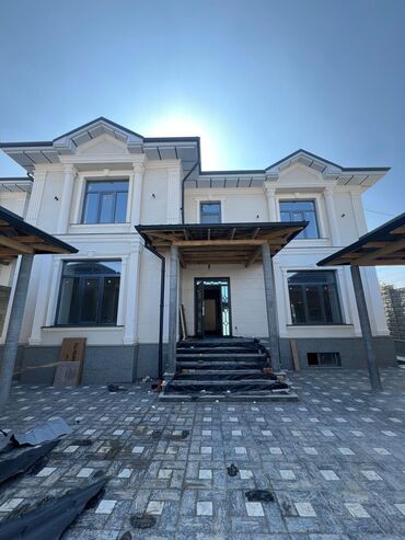 продаю дом участок село достук конечная 7 автобус: Дом, 320 м², 5 комнат, Агентство недвижимости, Дизайнерский ремонт