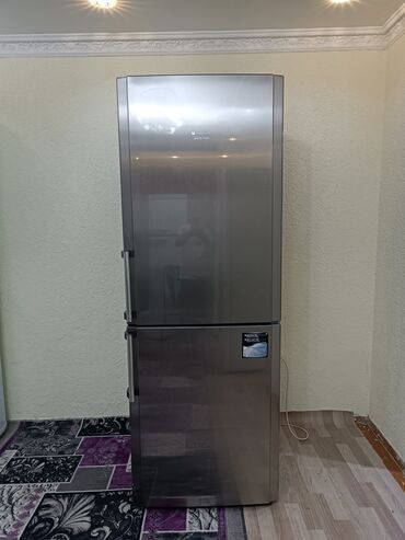 Холодильники: Холодильник Hotpoint Ariston, Б/у, Двухкамерный, De frost (капельный), 70 * 2 * 65