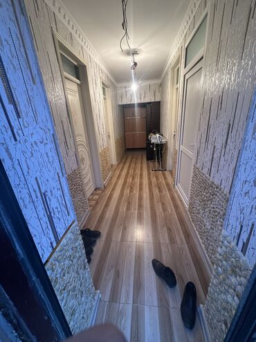 Köhnə tikili: Satılır: Mənzil (şəkillərdə göstərilən) - Plan: 2 otağa çevrilə — 7