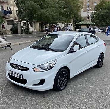 Hyundai Accent: 1.4 l | 2013 il Sedan