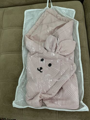 Uşaqlar üçün digər geyimlər: Qiz uwaqi ucun paltarlar satilir 0-5 aya qeder 80 azn. Продаются вещи — 20