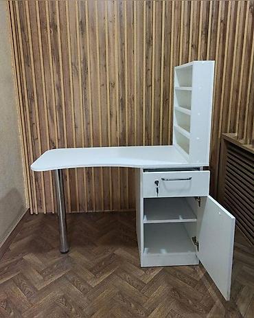 mebel ustasi: Düz masa, Siyirməli, Polkalı — 3
