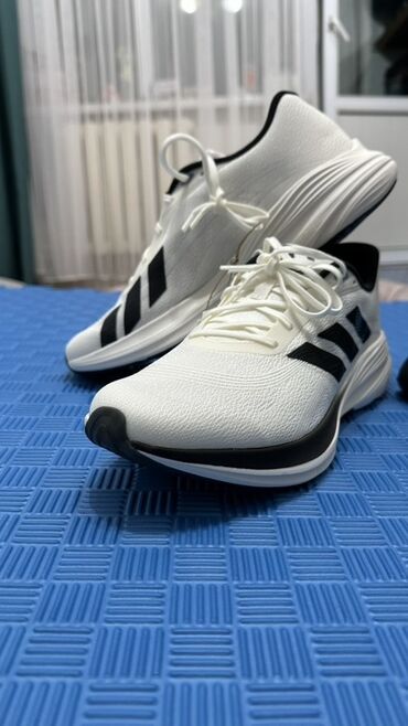 зимние кроссовки адидас: Мужские кроссовки, 42, Adidas, Новый, цвет - Белый, Самовывоз