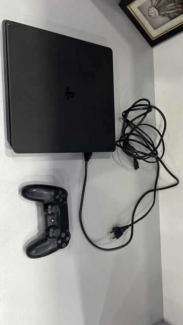 playstation 4 qiymeti baku electronics: PS4 çox az işlənmiş PlayStation clubda olmayib xarici ölkədən gəlib 1