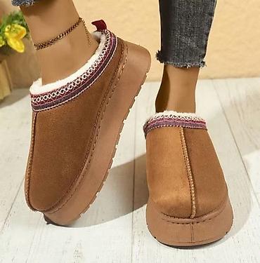 Ugg papuce Tople udobne i savrsene za jesen/zimu Brojevi: 36-42 Boje