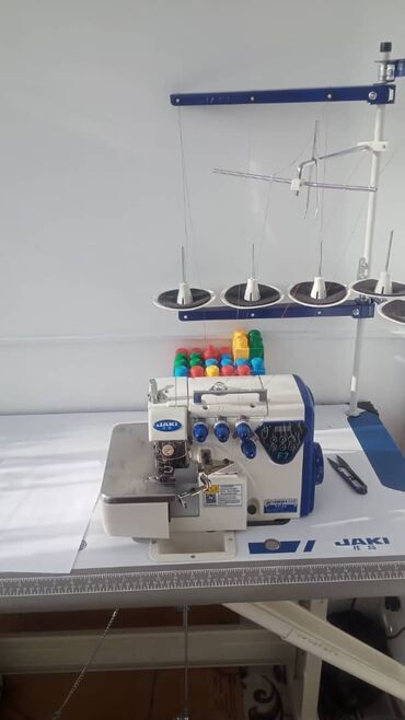 полуавтомат стиральный: Швейная машина Оверлок, Компьютеризованная, Полуавтомат