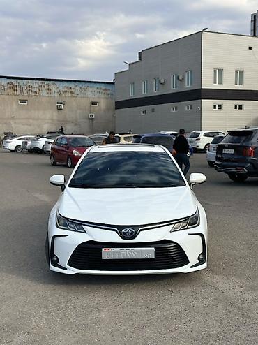 домик авто: Toyota Corolla: 2022 г., 1.8 л, Автомат, Гибрид, Седан — 1