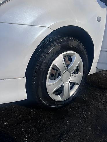 Toyota: Toyota Allex: 2003 г., 1.5 л, Автомат, Бензин, Хэтчбэк — 9