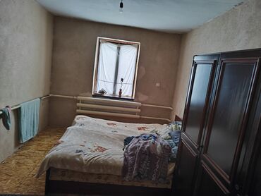 молодая гвардия дом: 97 м², 4 комнаты, Старый ремонт С мебелью