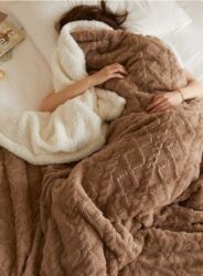 Ostalo: Krznena cebad 
150×200 
3200 din 
200×230 
3700 din — 1