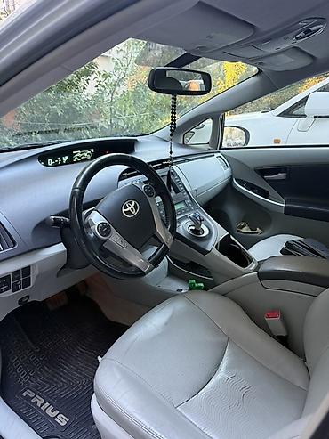 prius plus: Toyota Prius: 2010 г., 1.8 л, Вариатор, Гибрид, Лифтбек — 4