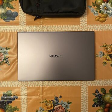 Huawei: Intel Core i7, 16 GB, 15.6 " — 6