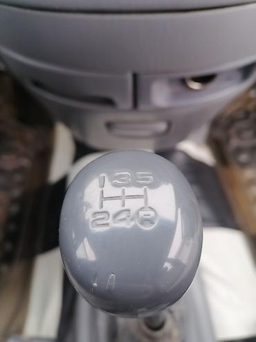 Toyota: Toyota Previa: 2000 г., 2.4 л, Механика, Бензин, Минивэн — 9