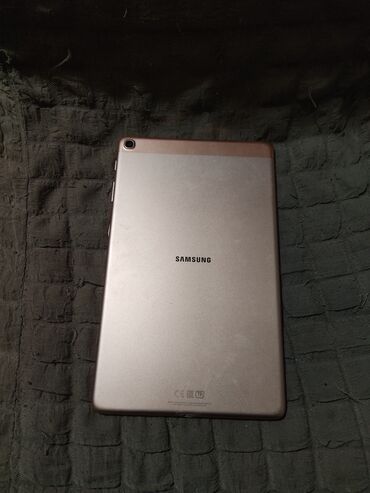 tab a: Samsung Galaxy tab A satılır. Ekranda az çat var. İşlək vəziyyətdədi