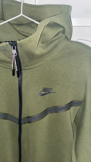 pull and bear trenerke muske: Tracksuit top, M (EU 50), Nike, color - Green, Cotton