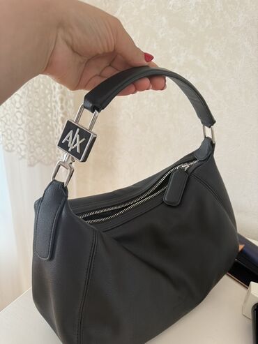 Çantalar: Çiyin çantası, Armani Exchange lalafo.az -da Çantalar: Çiyin çantası, Armani Exchange