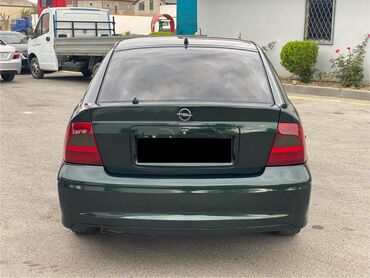 Yağlar və avtokimyəvi maddələr: Opel Vectra: 1.6 l | 1999 il 452368 km Hetçbek
