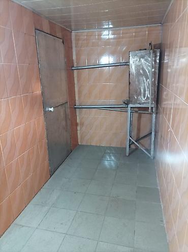 Продажа коттеджей и домов: Продается дом в г. Токмак в центре 20 соток. Дом кирпичный, отопление — 27