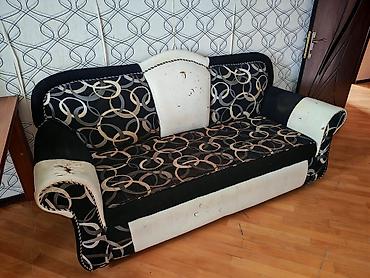2 el perde alanlar: Divan ve iki kreslo satilir. Batma, qiriq filan hecne yoxdu. Uzden — 4