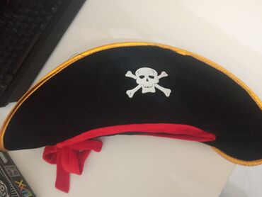 пиратский костюм: Пиратская шляпа, купили на день рождения сыну, один раз поносил и