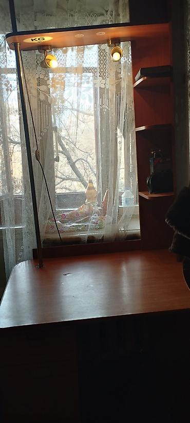 комп столы: Компьютерный/письменный стол с надстройкой и подсветкой. Описание: - — 1