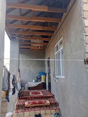 Həyət evləri və villaların satışı: 4 otaqlı, 2 kv. m, Orta təmir — 22