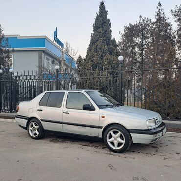 гольф 3 седан: Volkswagen Vento: 1992 г., 1.8 л, Механика, Газ, Седан