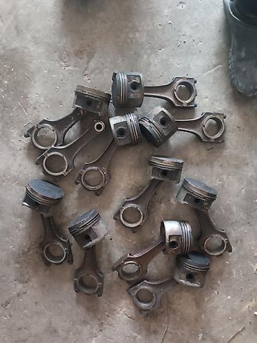 Другие детали для мотора: Комплект деталей двигателя BMW (рядная «шестёрка»). В наличии: - Два — 2