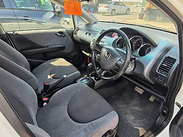 мухабойка на фит: Honda Fit: 2002 г., 1.3 л, Вариатор, Бензин, Хэтчбэк — 9