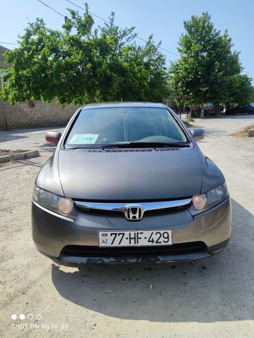 ilkin odenis 3000 azn evler: Honda Civic: 1.3 l. | 2007 il | Sedan