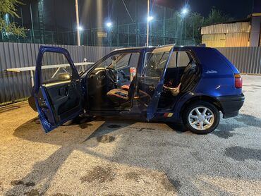 Volkswagen: Volkswagen ID.3: 1994 г., 1.6 л, Механика, Бензиновая, Седан — 5